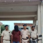 बाइक एवं शराब के साथ कारोबारी को पुलिस ने किया गिरफ्तार